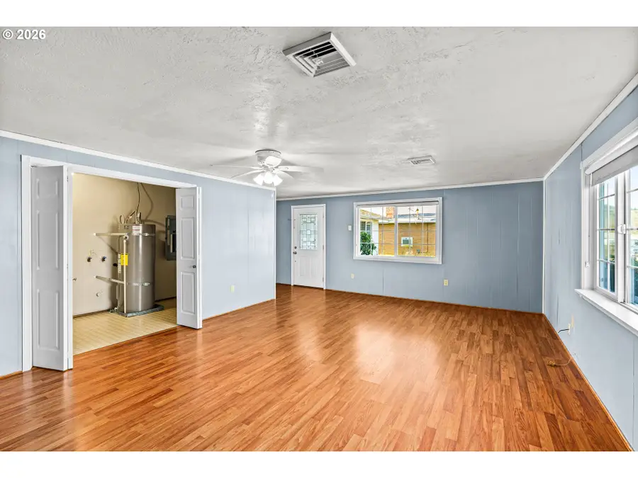 2248 La Canada Dr, Roseburg, OR 97470 - #3