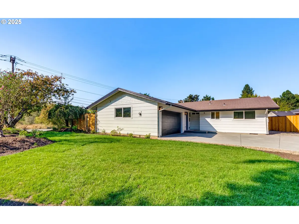 10455 SW Meadow St, Tigard, OR 97223 - Image #1