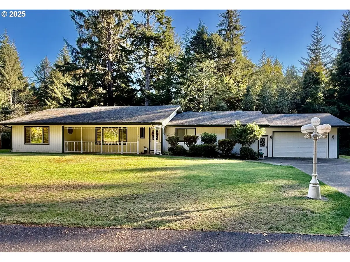 84226 Clear Lake Rd, Florence, OR 97439 - Image #1