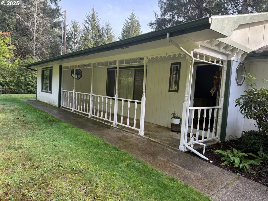 84226 Clear Lake Rd, Florence, OR 97439 - Image #2