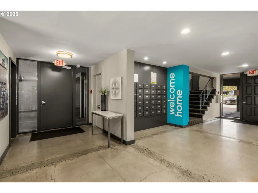 200 Burnham Rd #402, Lake Oswego, OR 97034 - #3