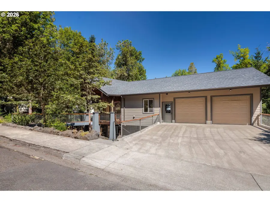 31 Marlboro Ln, Eugene, OR 97405 - #3