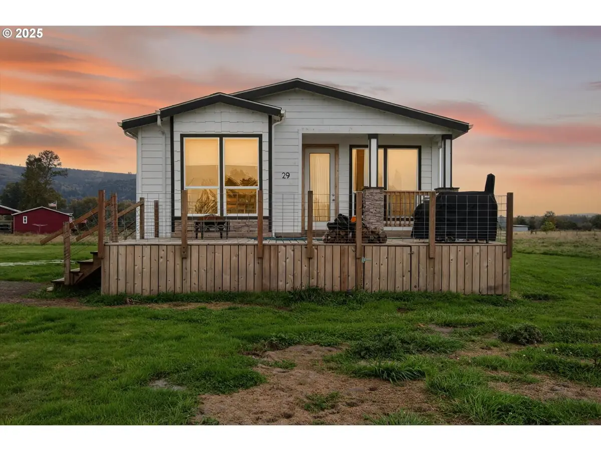 29 Little Island Ln, Cathlamet, WA 98612 - Image #1
