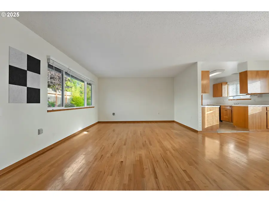 16045 SW Queen Victoria Pl, King City, OR 97224 - Image #3