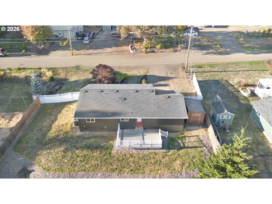 630 W Sixth Ave, Sutherlin, OR 97479 - #2