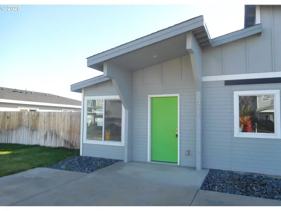 1044 NE Emerald Dr, Hermiston, OR 97838 - #2