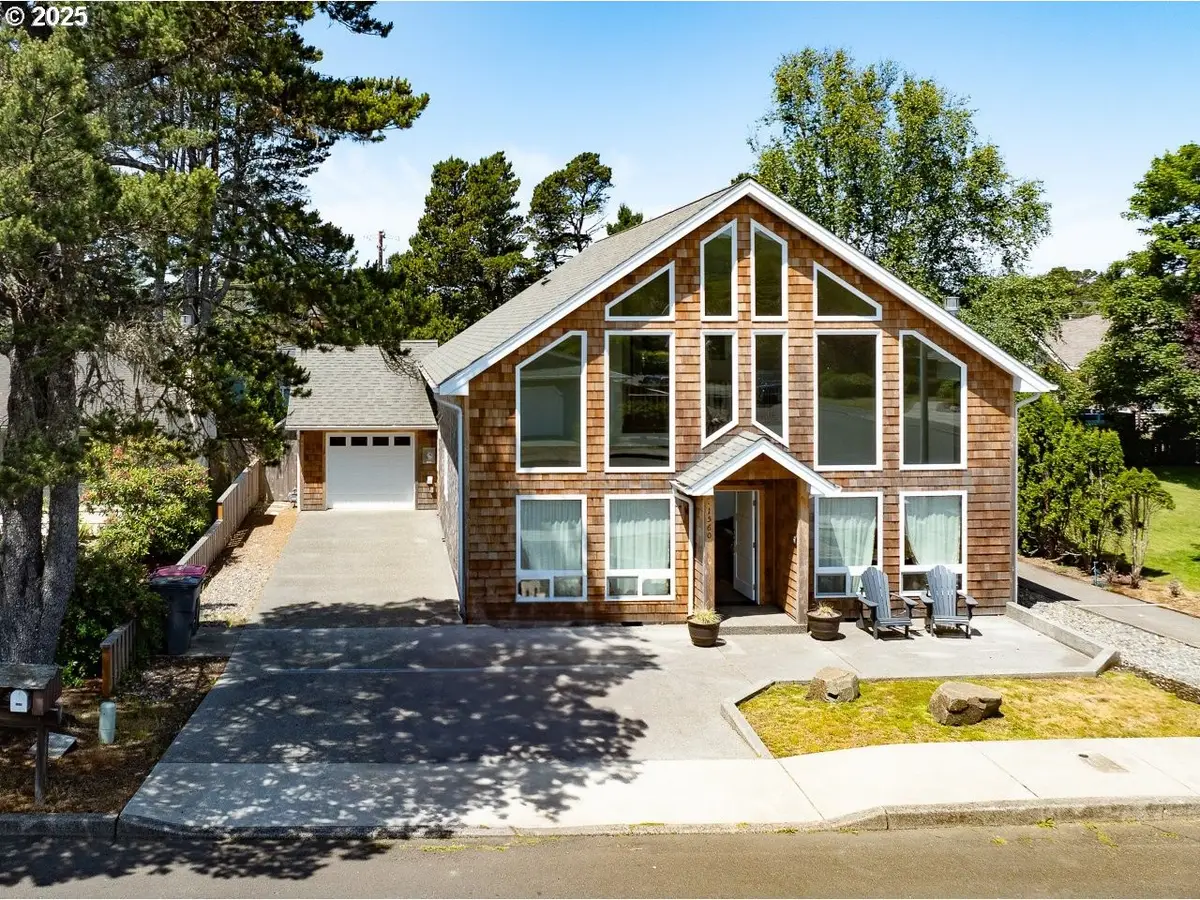 1560 S Edgewood St, Seaside, OR 97138 - Image #1