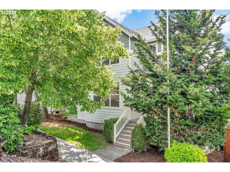 241 SW 105th Ter, Portland, OR 97225 - #3