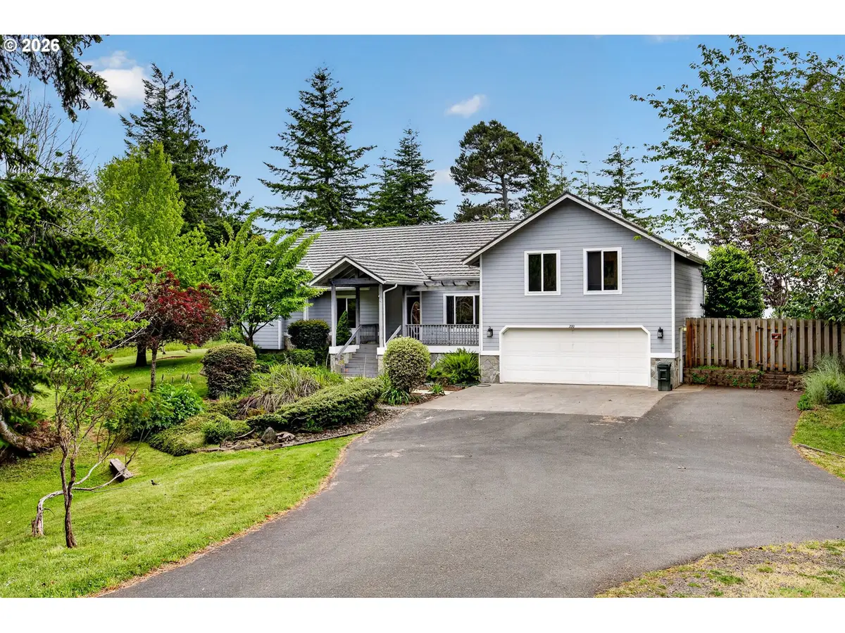 720 Kings Ave, Lakeside, OR 97449 - #1