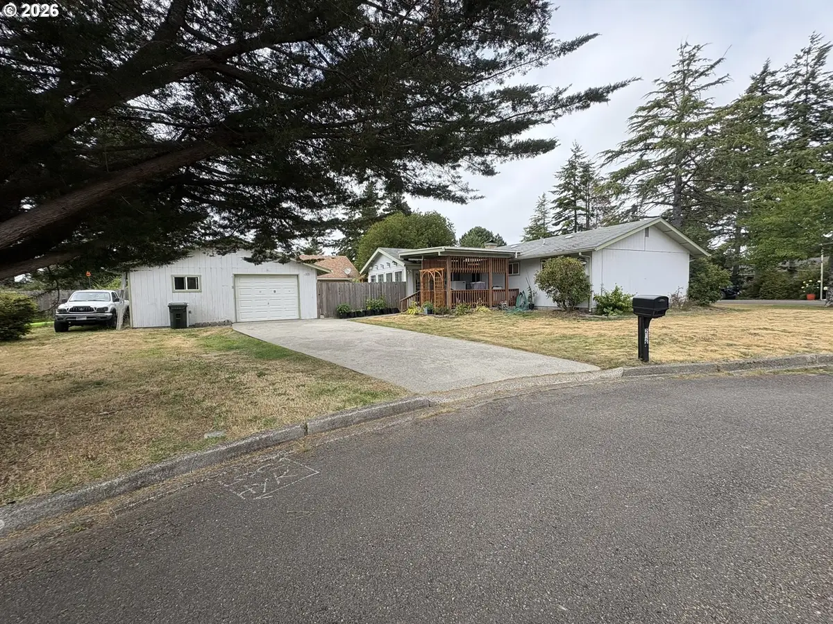 2320 20th St, Florence, OR 97439 - #1