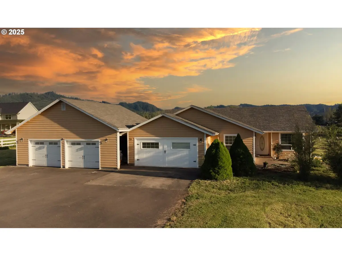 205 Fair Oaks Rd, Oakland, OR 97462 - Image #1