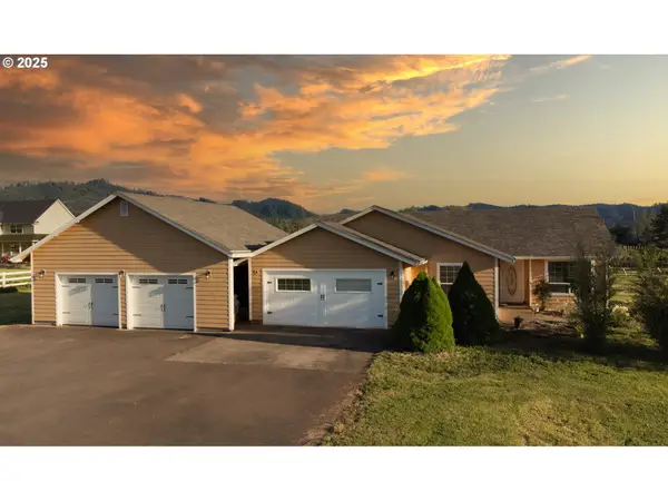 205 Fair Oaks Rd, Oakland, OR 97462