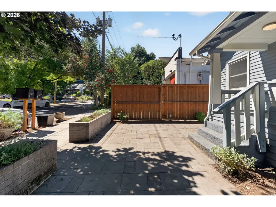 2817 NE Weidler St, Portland, OR 97232 - #3