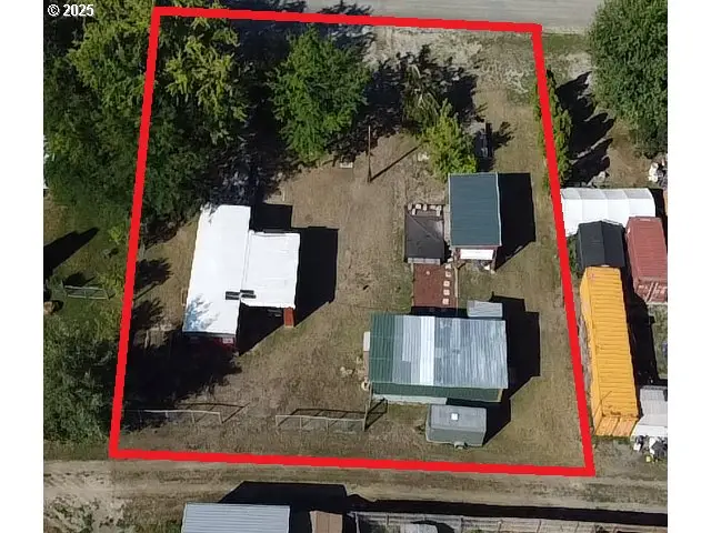 916 Robert St, Haines, OR 97833 - Image #2