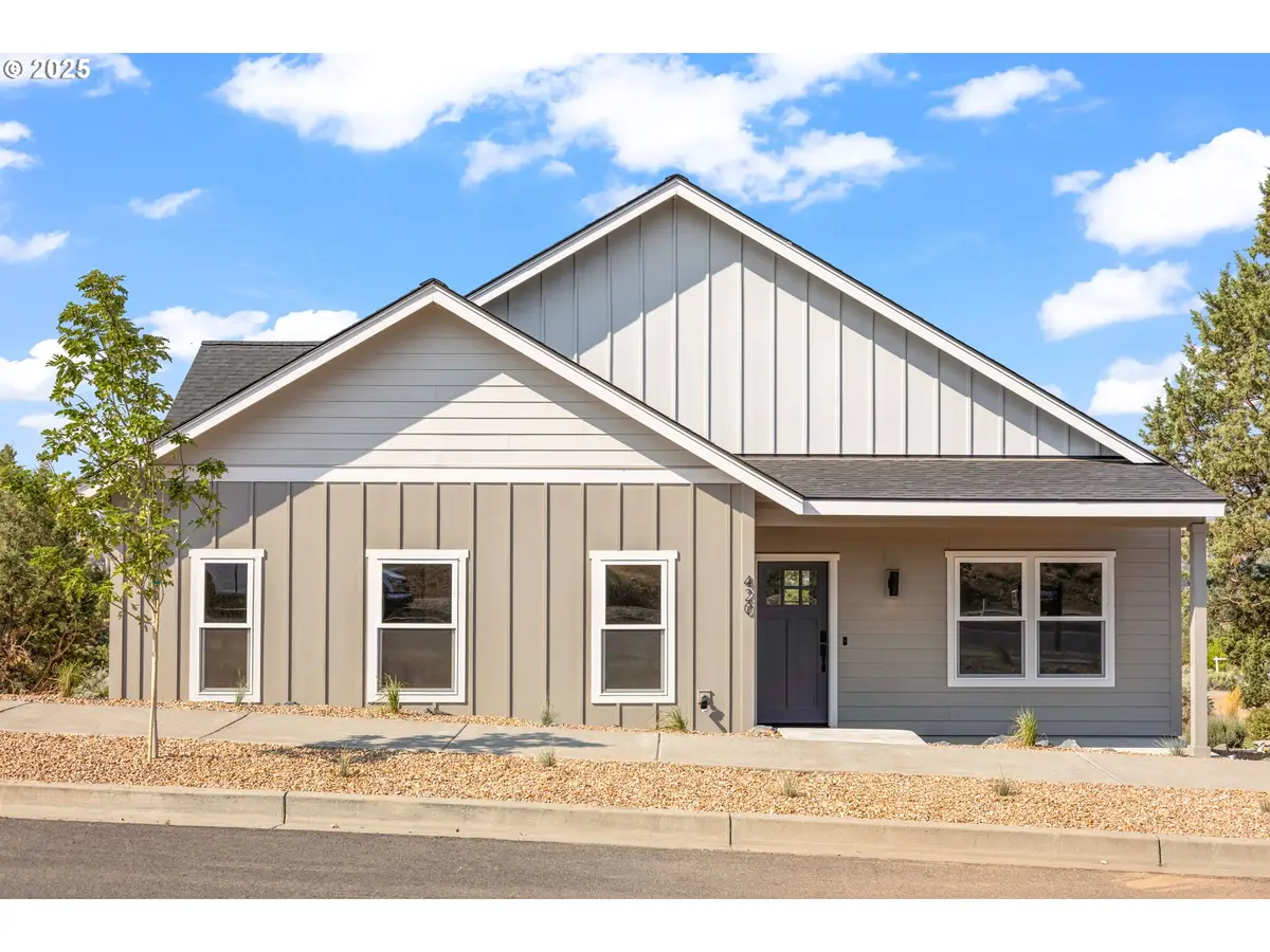 420 SE Manzanita Dr, Madras, OR 97741 - Image #1