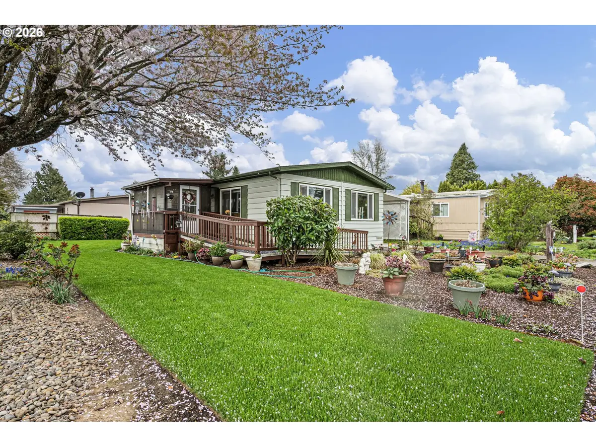 1400 Candlelight Dr #105, Eugene, OR 97402 - #1