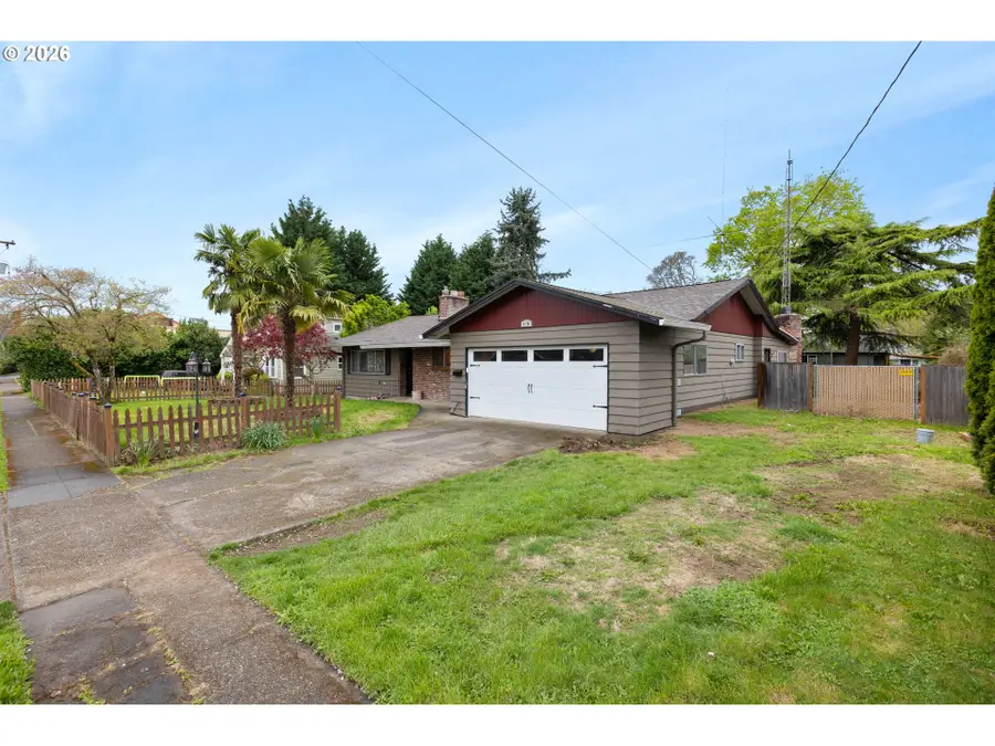 470 W Dartmouth St, Gladstone, OR 97027 - #2