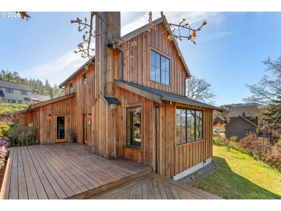 855 5th Ave, Mosier, OR 97040 - #3