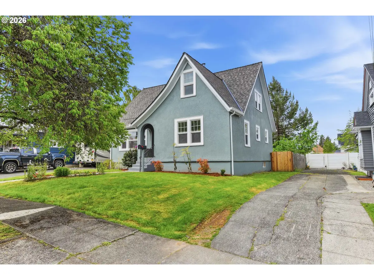 383 N Folsom St, Coquille, OR 97423 - #1