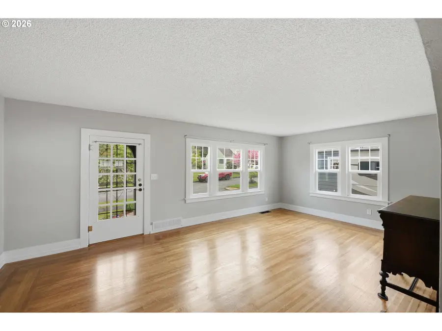 383 N Folsom St, Coquille, OR 97423 - #3