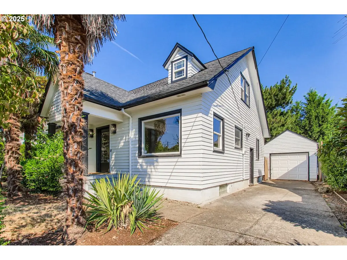 1815 N Ainsworth St, Portland, OR 97217 - Image #1