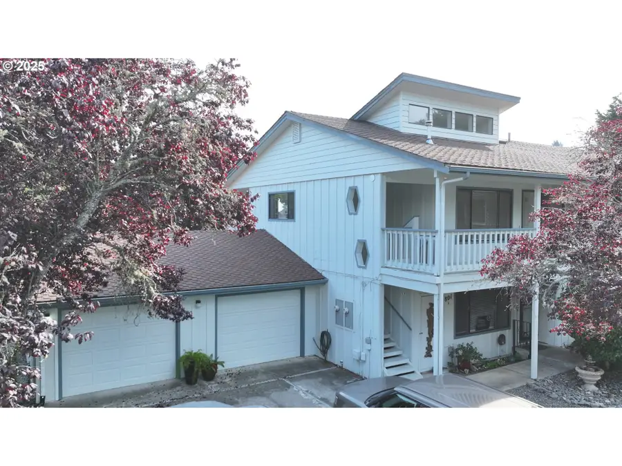 801 Brookhaven Dr, Brookings, OR 97415 - #3