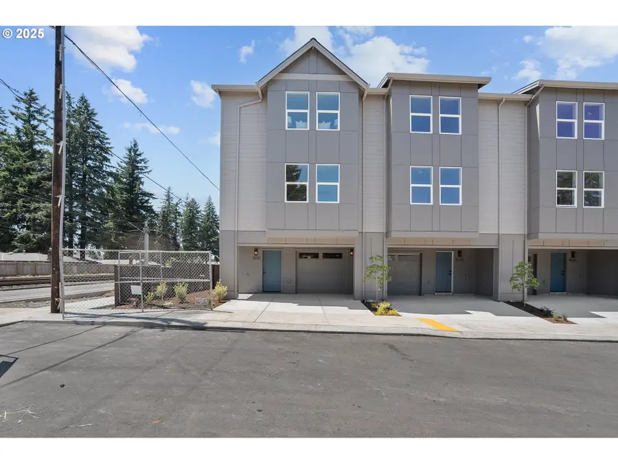 15139 E Burnside, Portland, OR 97233 - Image #2