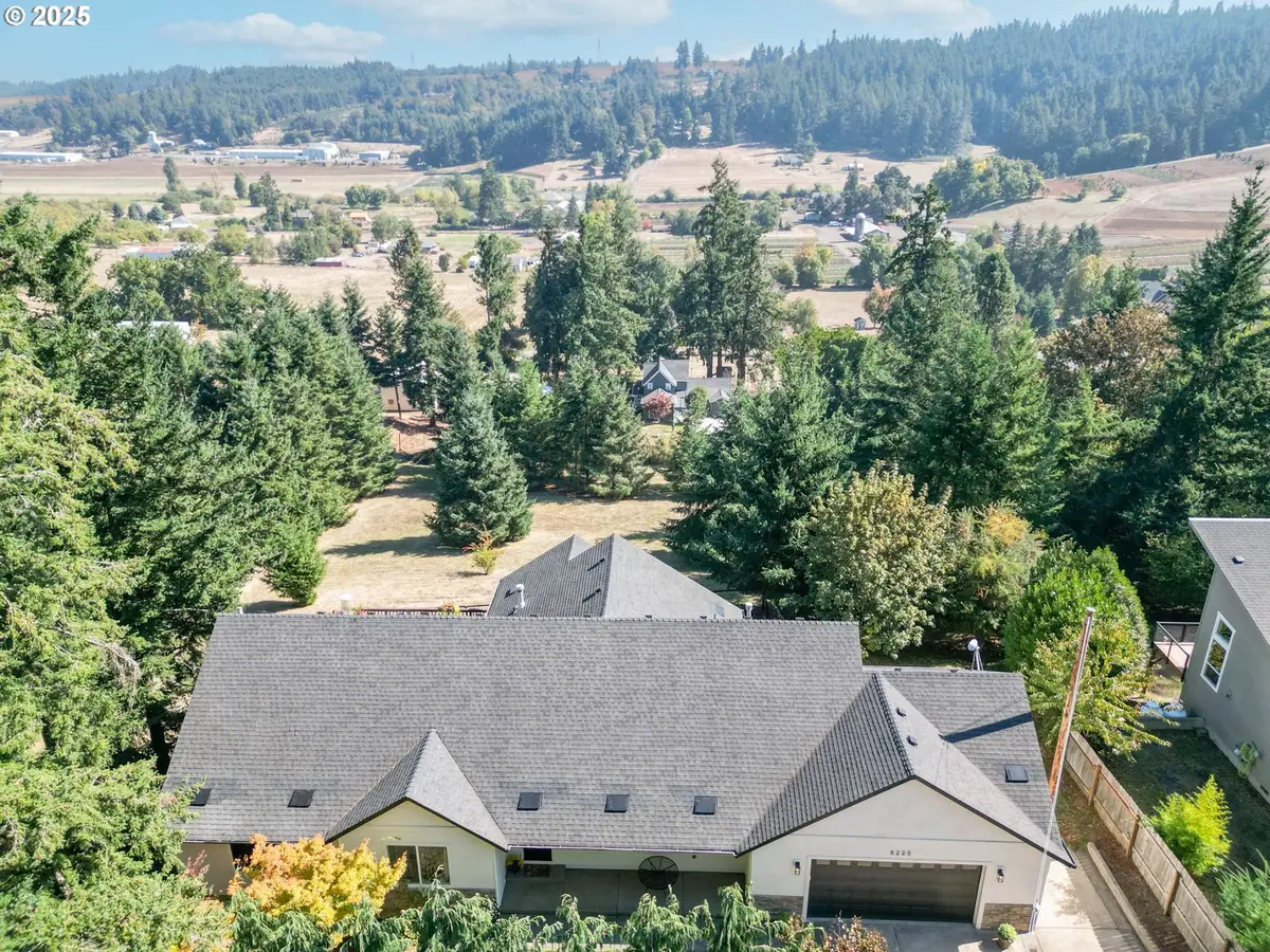 5220 Madrona Heights Dr Ne, Silverton, OR 97381 - Image #1