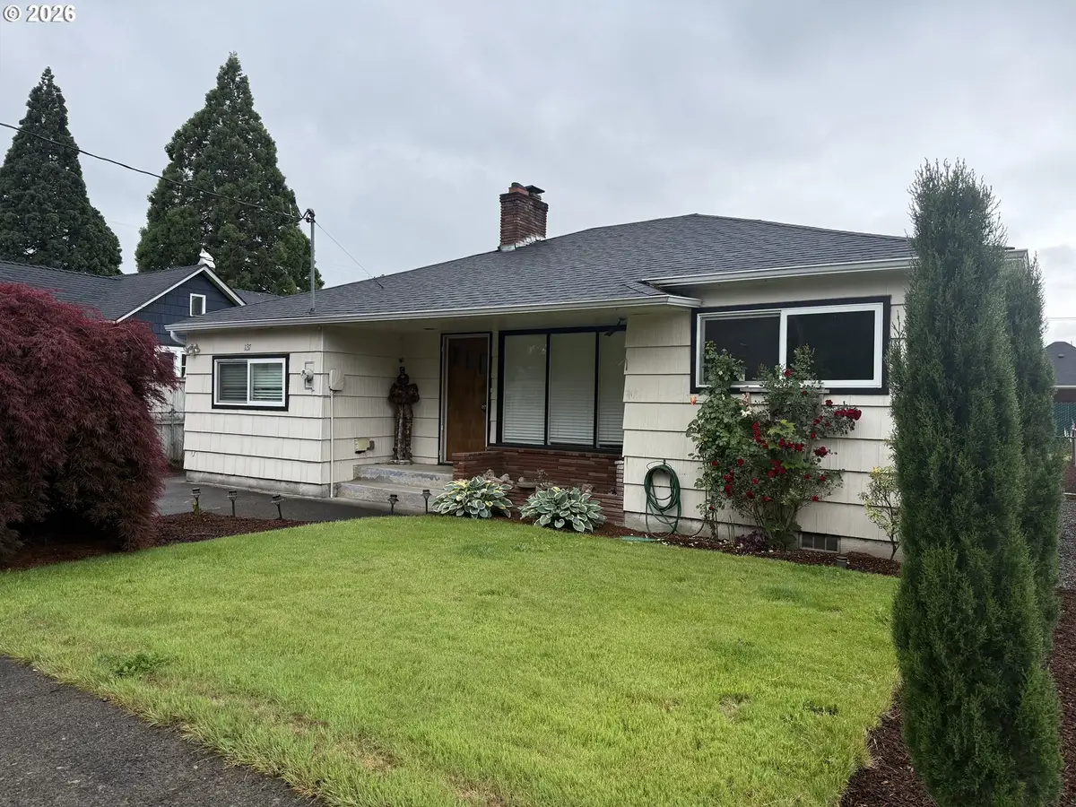 1137 N 4th Ave, Stayton, OR 97383 - #1