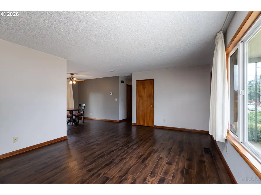 275 West St, Saint Helens, OR 97051 - #3