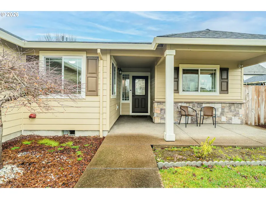 3201 Oxford St, Woodburn, OR 97071 - #2