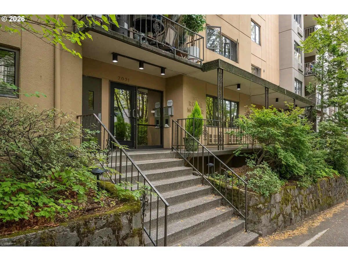 2021 SW Main St #32, Portland, OR 97205 - #1
