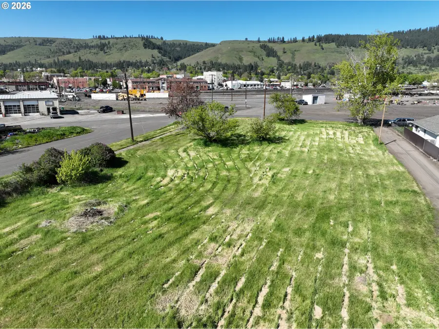 1303 T Ave, La Grande, OR 97850 - #3