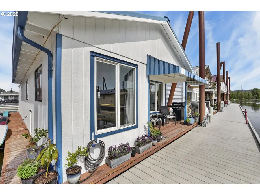 19609 NE Marine Dr #D-4, Portland, OR 97230 - #2