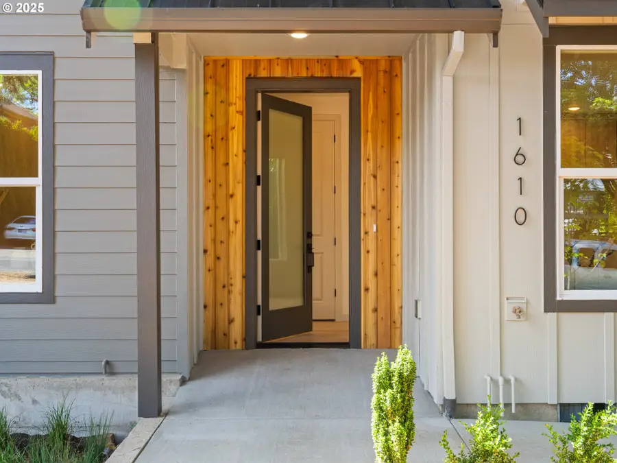 1610 SE Morrison St #1, Portland, OR 97214 - Image #2