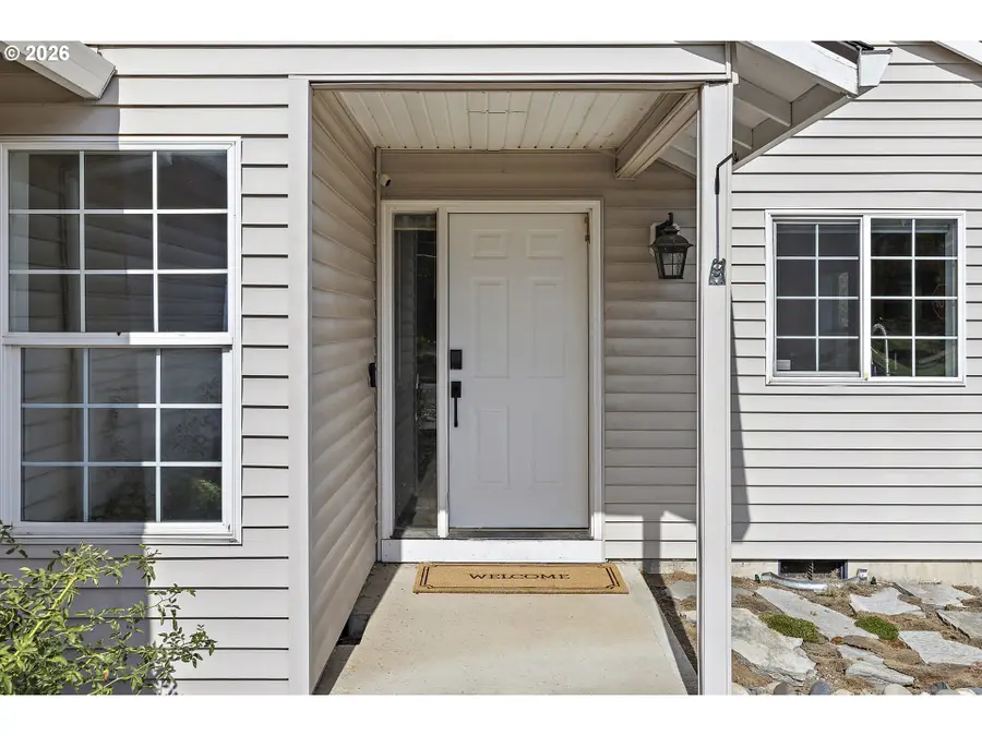 707 Ash St, Dayton, OR 97114 - #3