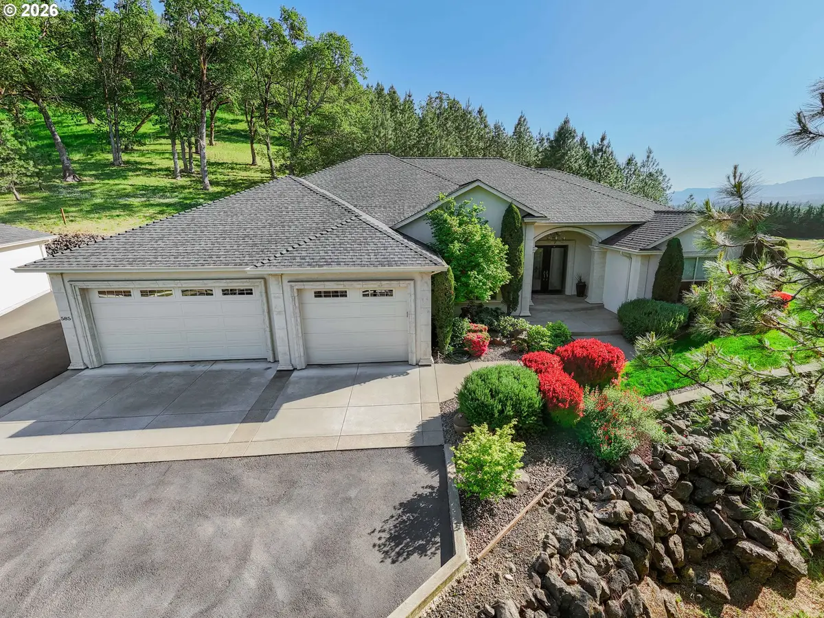 585 Pegasus Ln, Roseburg, OR 97471 - #1
