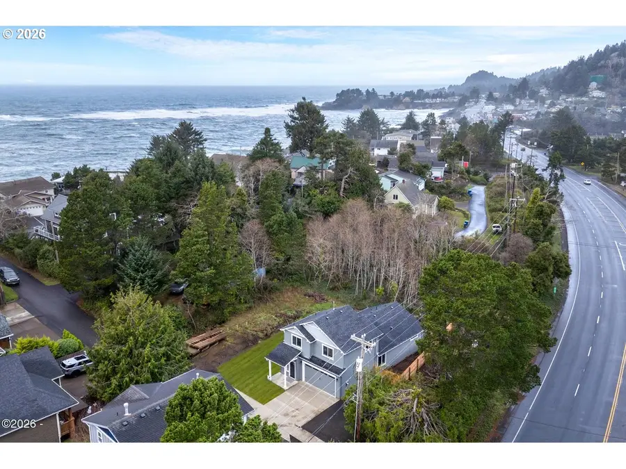 25 SW Johnson St, Depoe Bay, OR 97341 - #2
