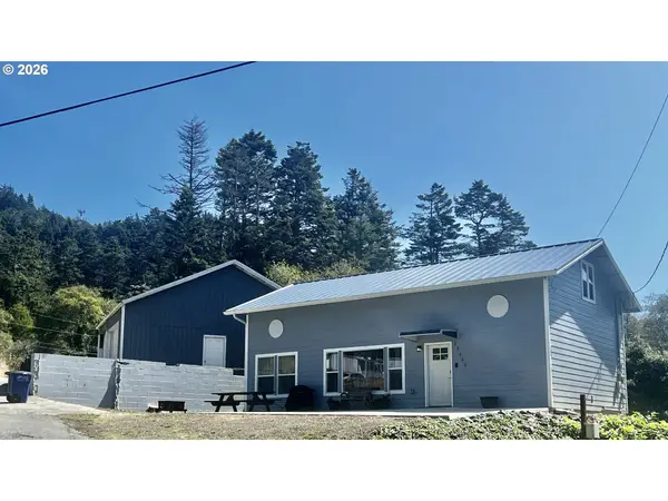 33050 Hillside Acres Rd, GoldBeach, OR 97444