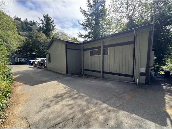 98228 Tuttle Ln, Brookings, OR 97415