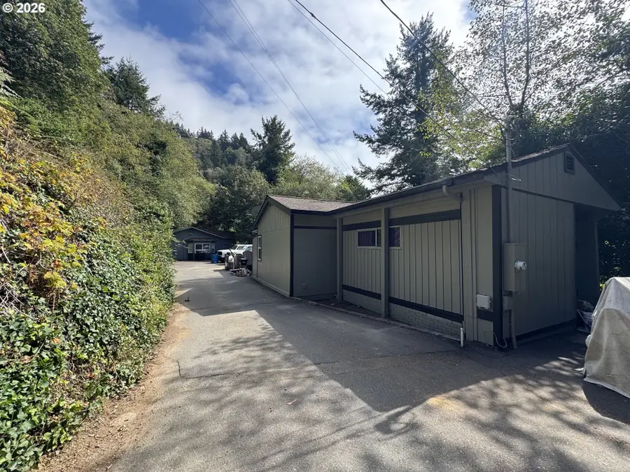 98228 Tuttle Ln, Brookings, OR 97415 - #2