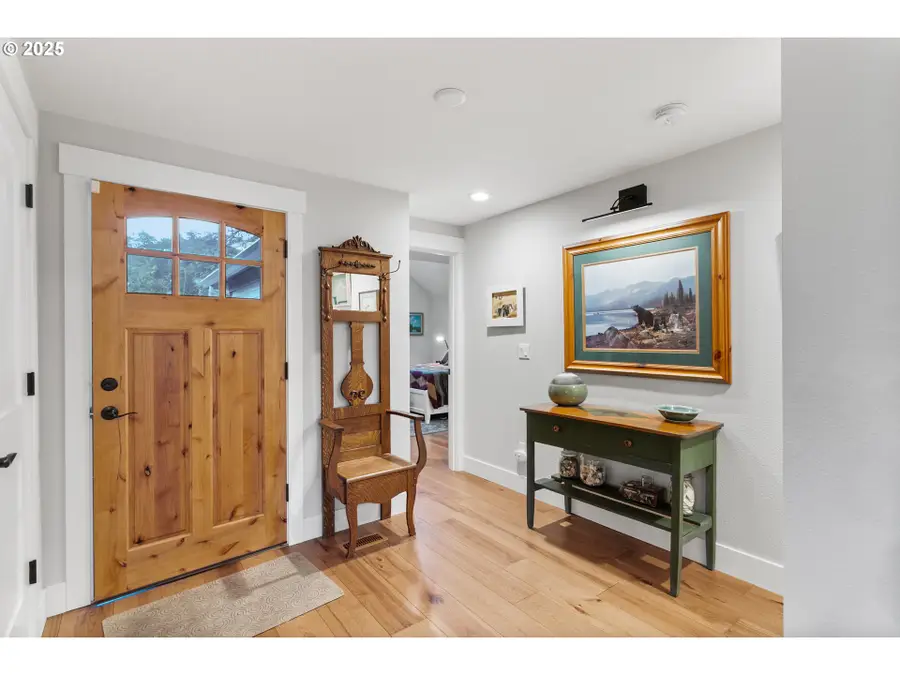 3215 SE Baypoint Dr, Vancouver, WA 98683 - Image #2