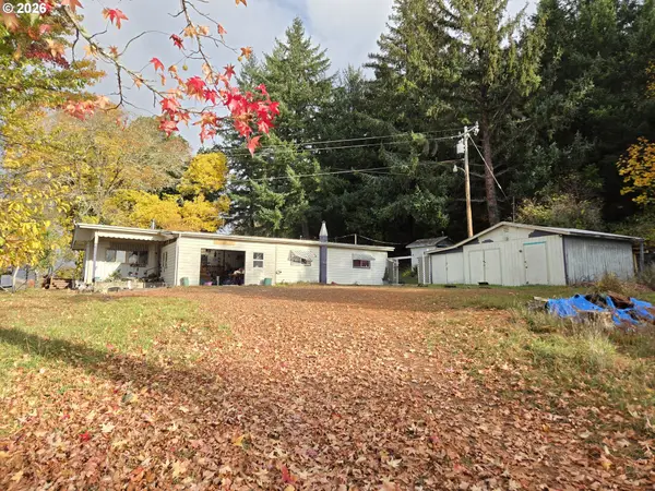 647 Whistlers Ln, Roseburg, OR 97470