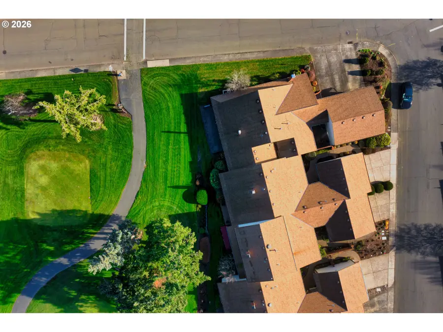 10245 SW Greenleaf Ter, Tigard, OR 97224 - Image #3