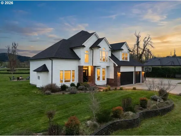 78250 Meadow Park Dr, CottageGrove, OR 97424