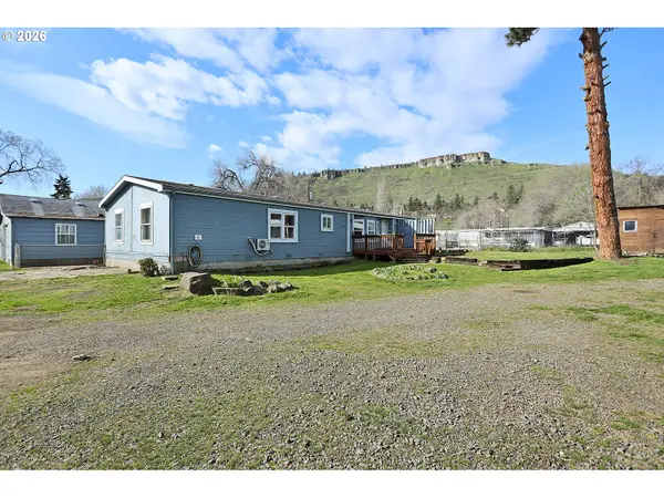 1043 Irvine St, TheDalles, OR 97058