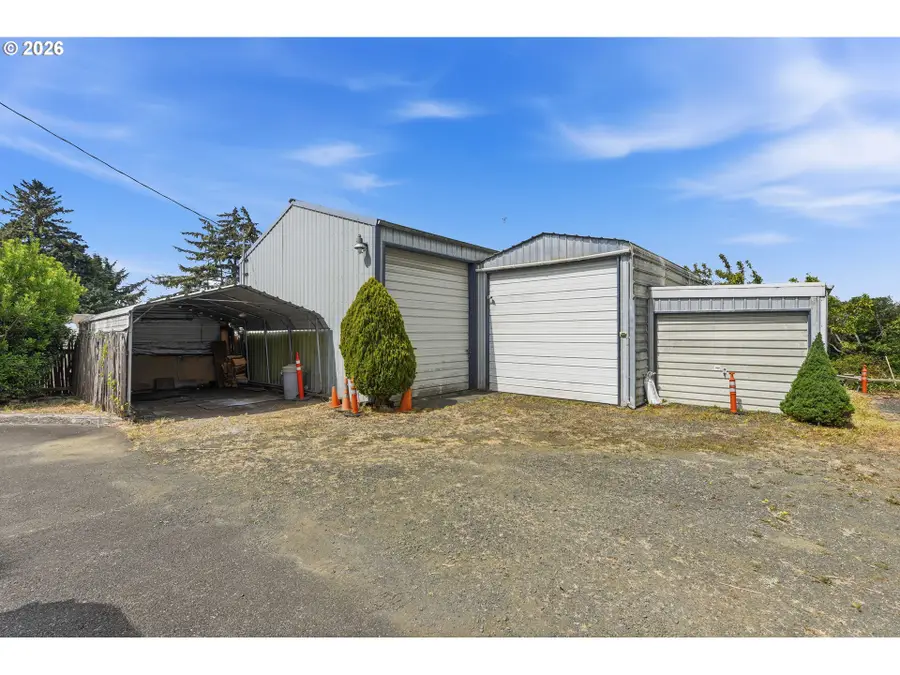 228 S Empire Blvd, Coos Bay, OR 97420 - #2
