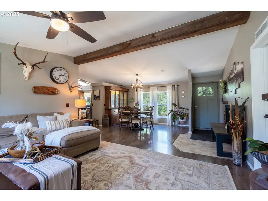 165 NW 8th Pl, Mill City, OR 97360 - Image #3