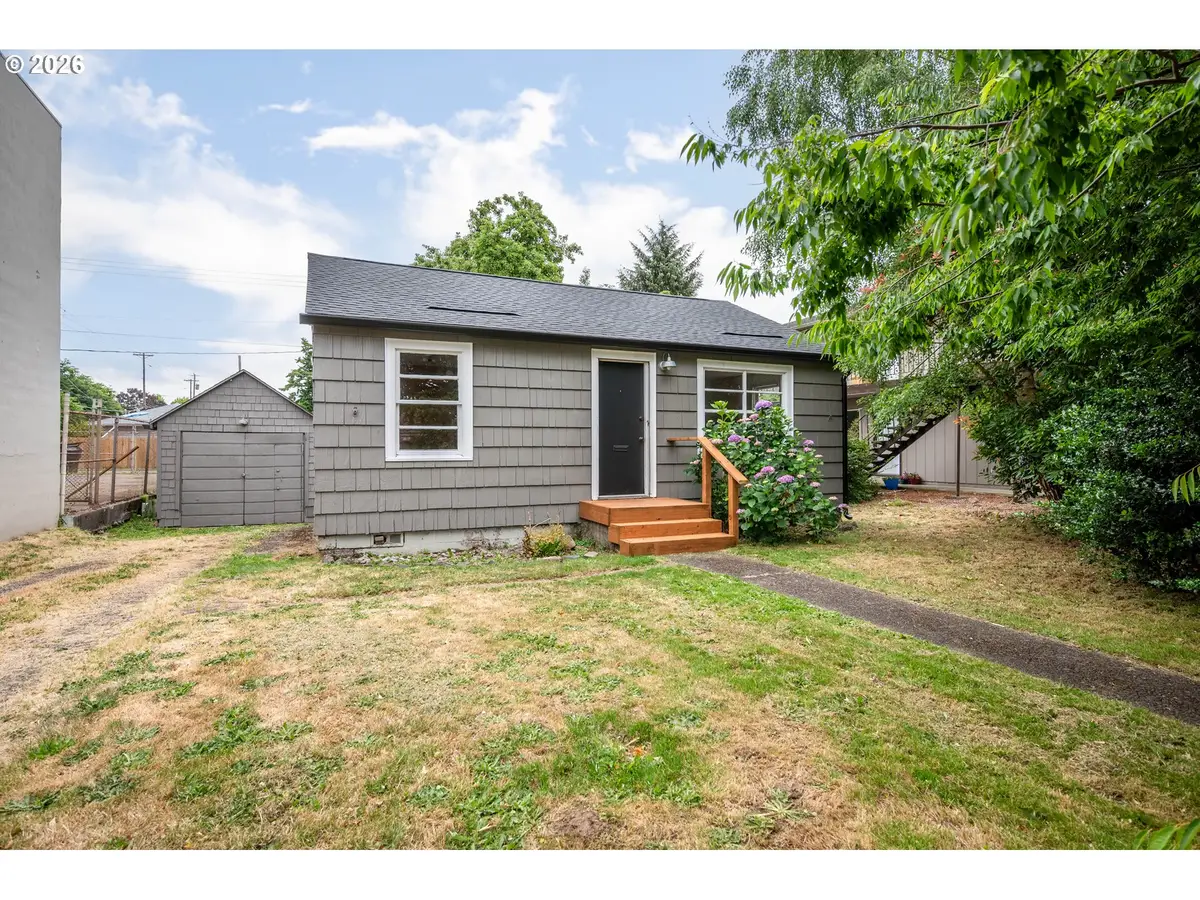 1158 10th Ave, Longview, WA 98632 - #1