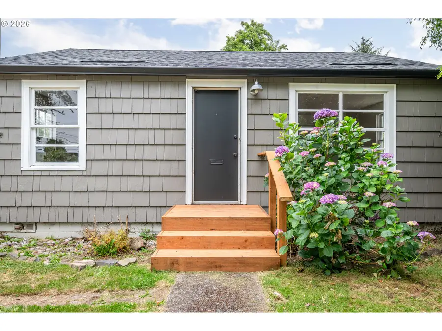1158 10th Ave, Longview, WA 98632 - #3